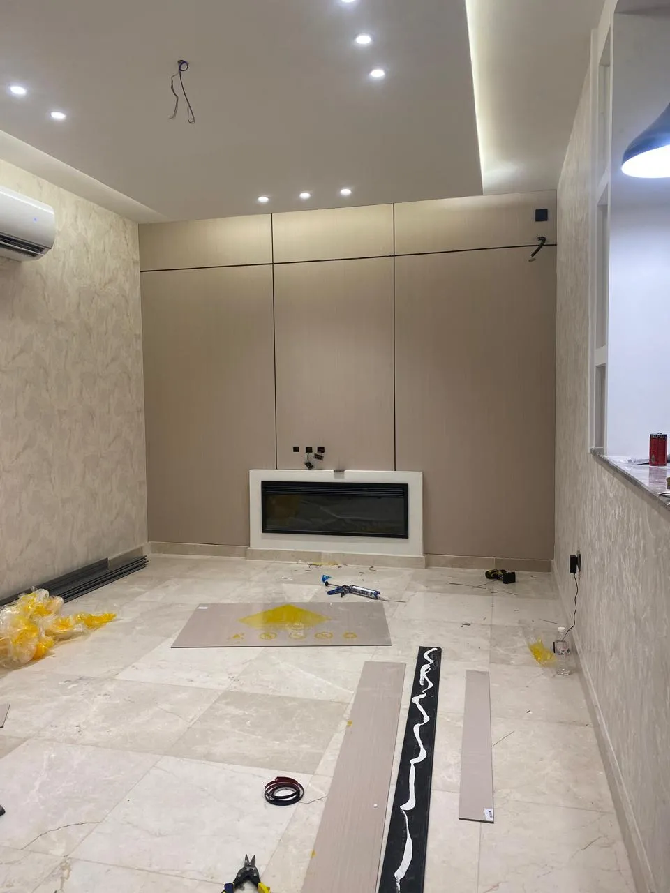 معلم ديكورات شاشات وبديل الشيبورد حي المرسلات