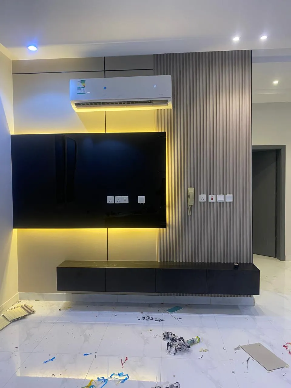 معلم ديكورات شاشات وبديل الشيبورد حي المرسلات