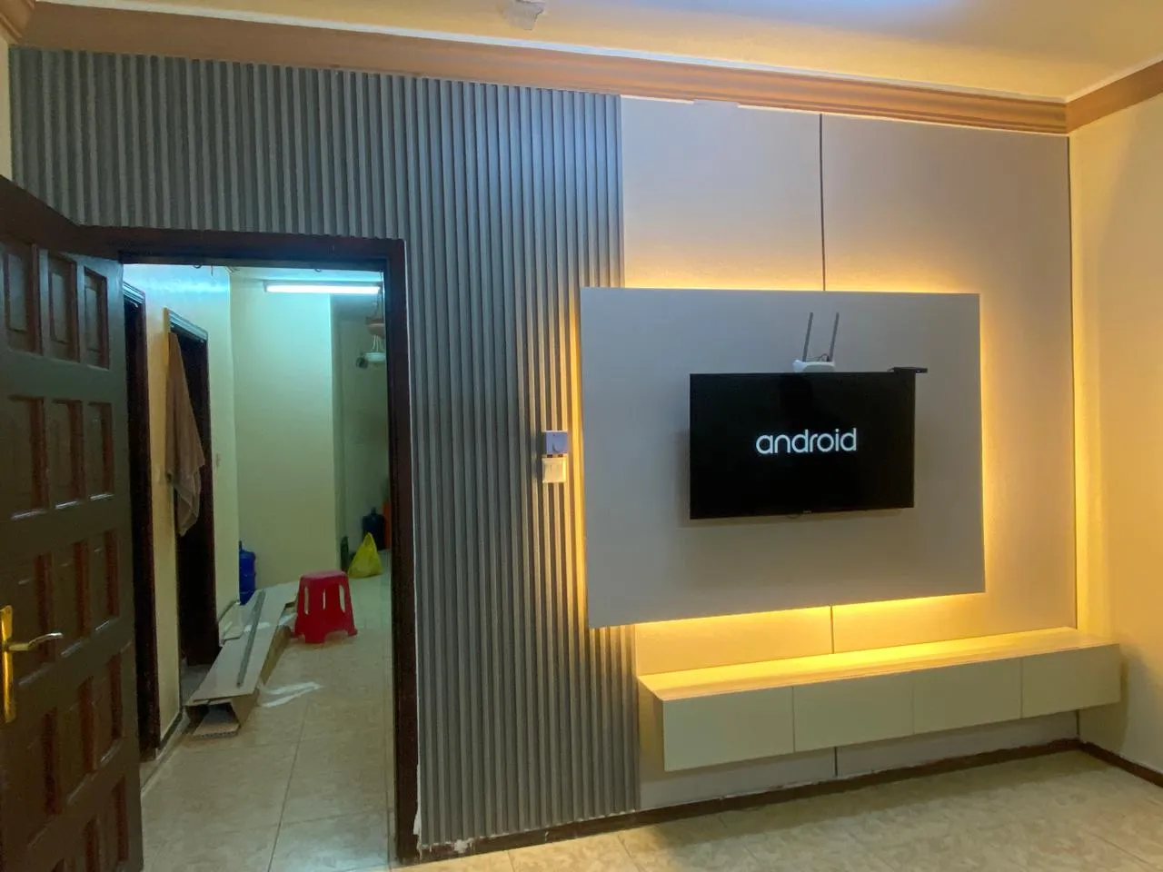 معلم ديكورات شاشات وبديل الشيبورد حي المرسلات