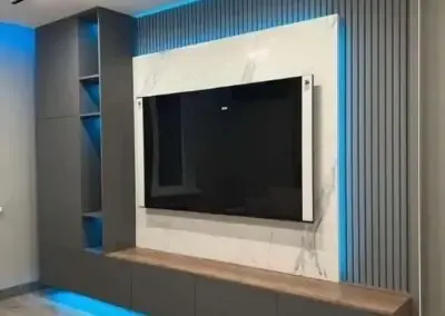 ديكورات شاشات خشبية بسيطة في حي دار البيضاء بالرياض 