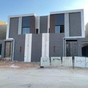 معلم العوازل والدهانات والترميم في حي نمار ولبن بالرياض 