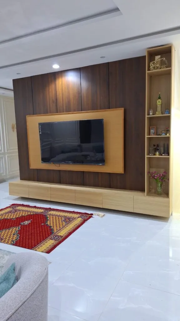 معلم دهانات وديكورات فوم وبديل الشيبورد ودواليب في حي الملز 