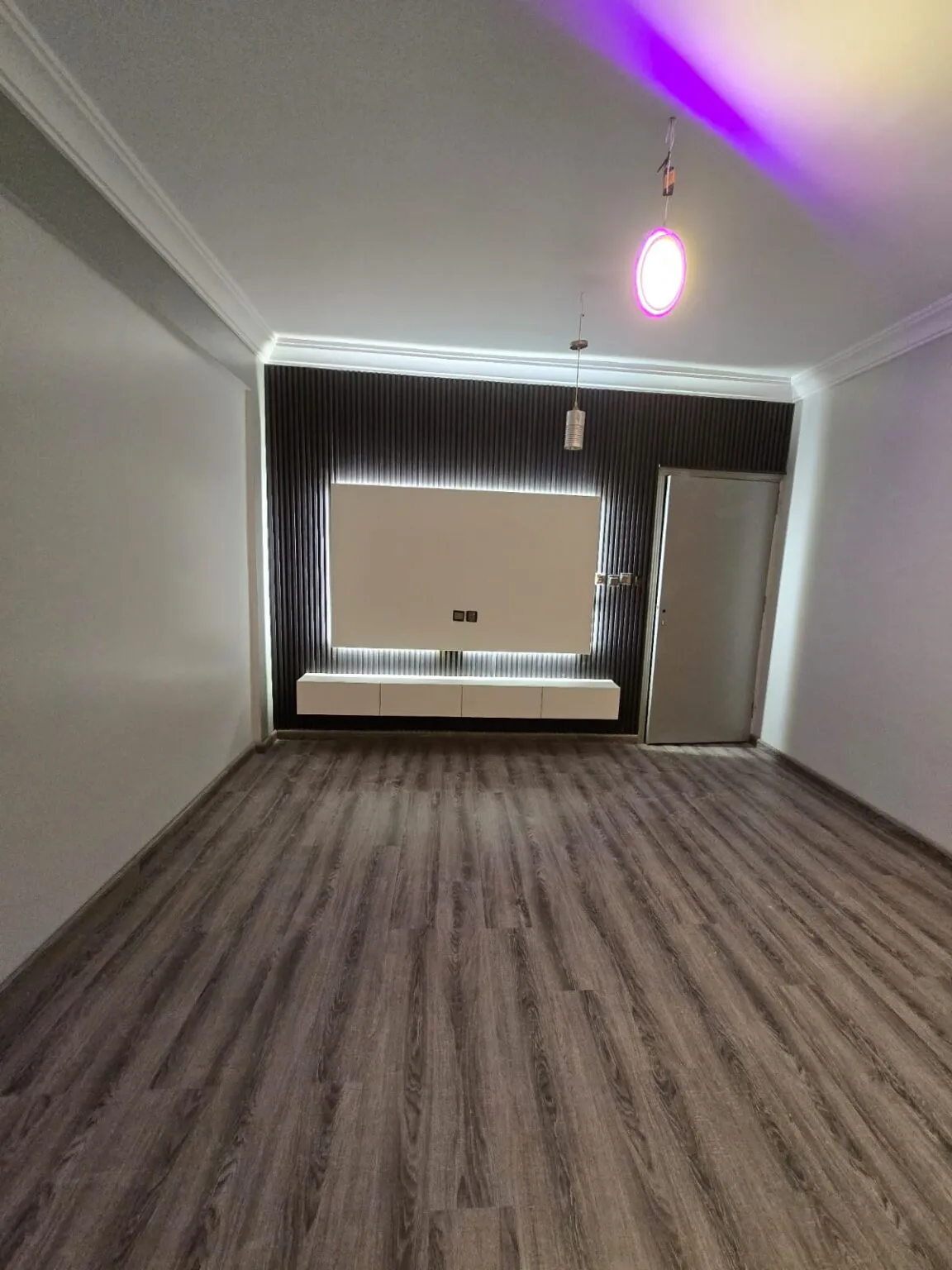 معلم دهانات وديكورات فوم وبديل الشيبورد ودواليب في حي الملز 